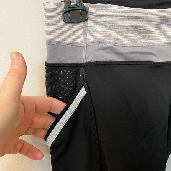 Lululemon Run A Marathon Crop Leggings Women Size 8 - Picture 5 of 12